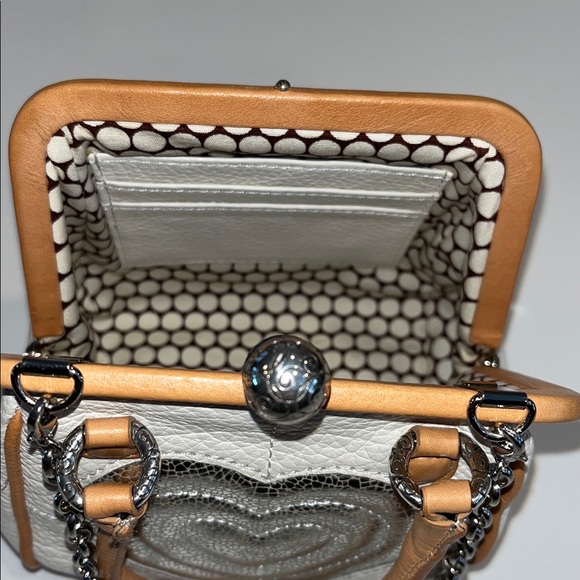 Like New Brighton Mini Heart Leather Kisslock Crossbody Purse (white and pink) - Picture 9 of 16